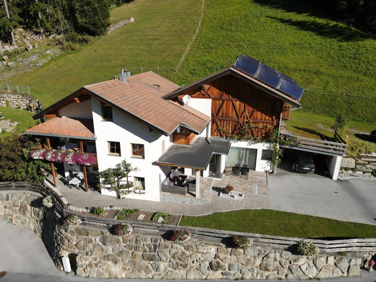 Haus Evelin Lägenhet Sankt Leonhard im Pitztal Exteriör bild