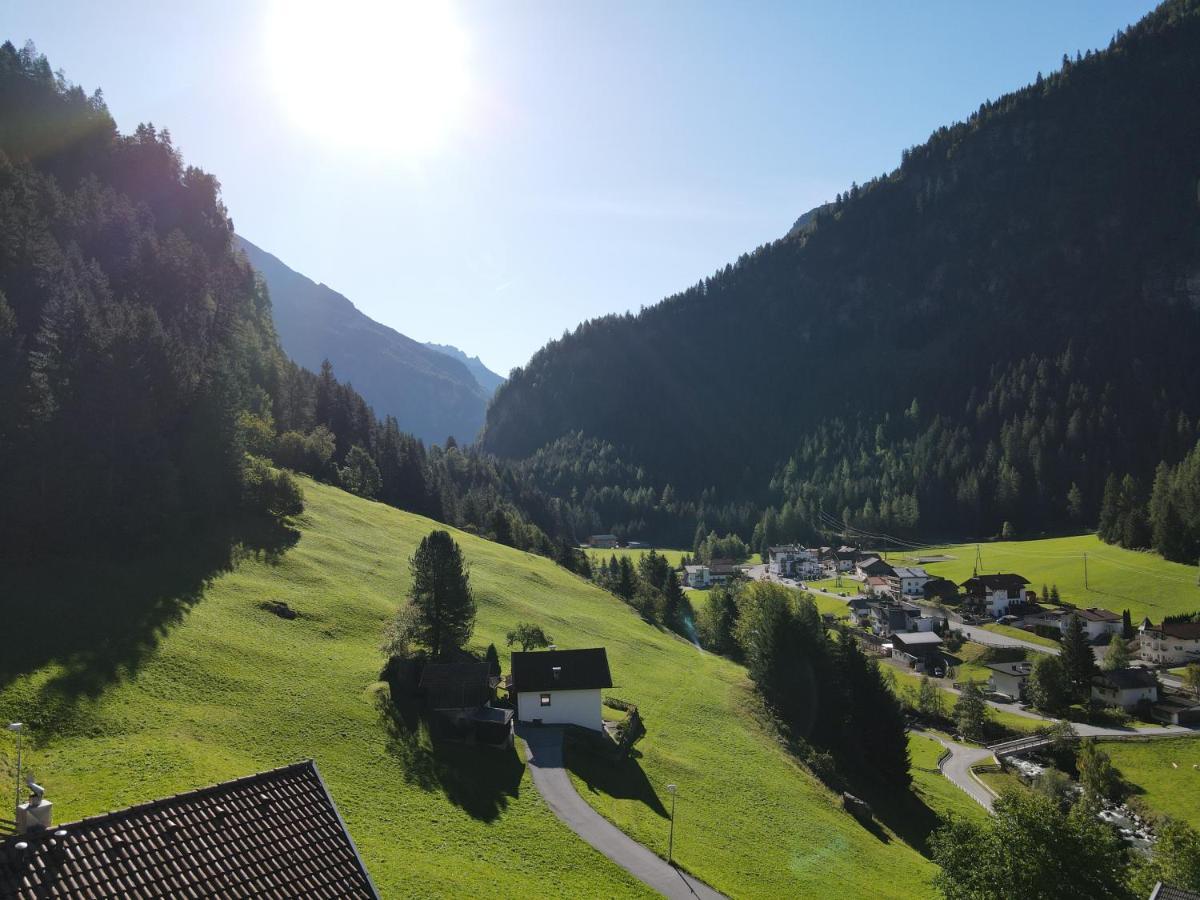 Haus Evelin Lägenhet Sankt Leonhard im Pitztal Exteriör bild