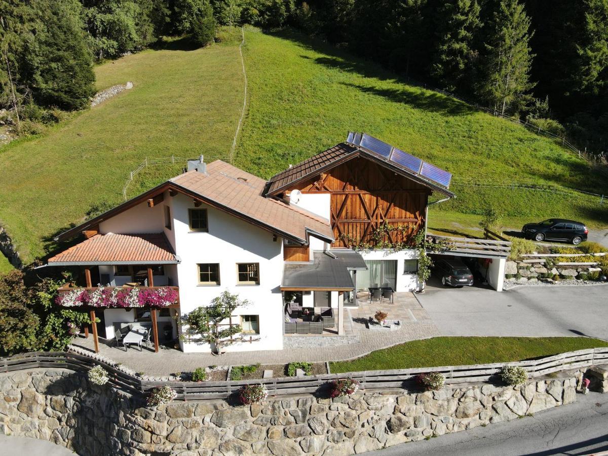 Haus Evelin Lägenhet Sankt Leonhard im Pitztal Exteriör bild