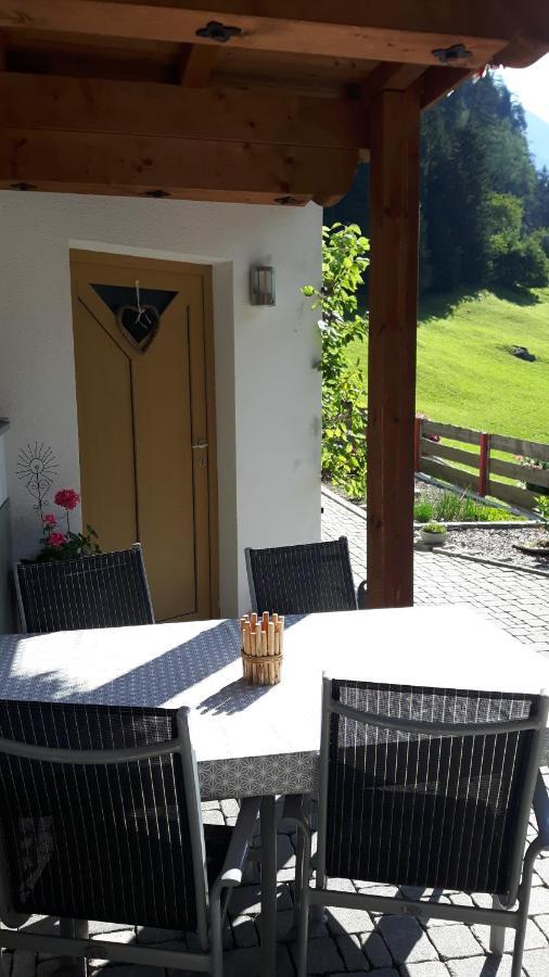 Haus Evelin Lägenhet Sankt Leonhard im Pitztal Exteriör bild