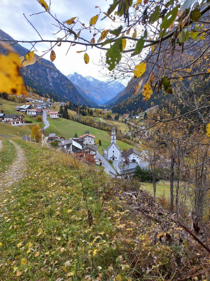 Haus Evelin Lägenhet Sankt Leonhard im Pitztal Exteriör bild