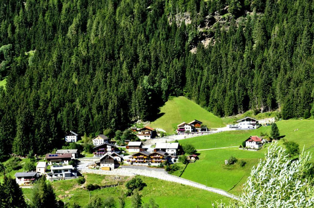 Haus Evelin Lägenhet Sankt Leonhard im Pitztal Exteriör bild