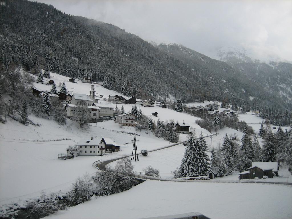 Haus Evelin Lägenhet Sankt Leonhard im Pitztal Exteriör bild