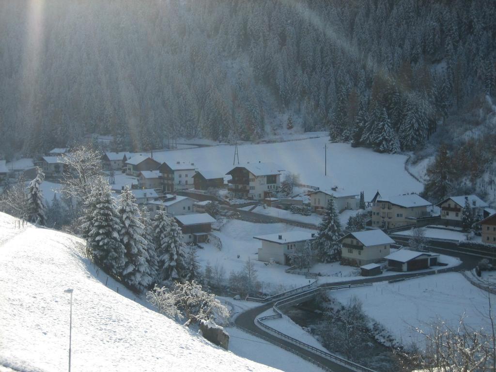 Haus Evelin Lägenhet Sankt Leonhard im Pitztal Exteriör bild