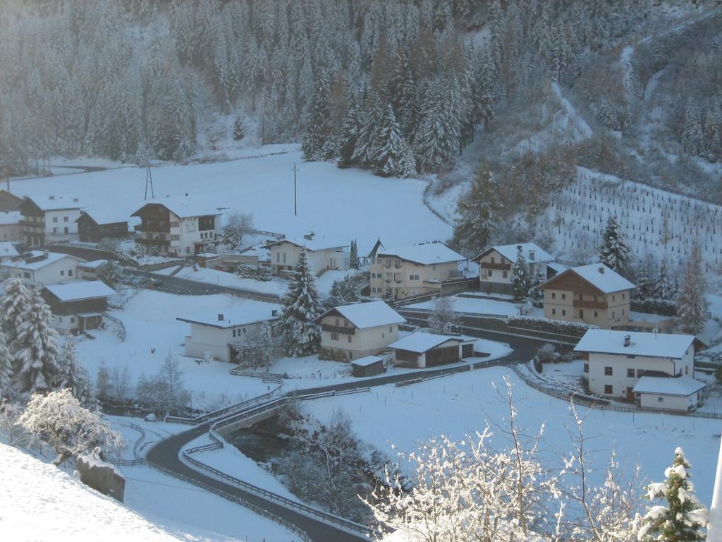 Haus Evelin Lägenhet Sankt Leonhard im Pitztal Exteriör bild